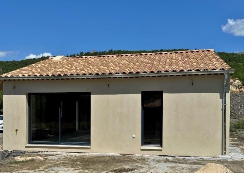 Acheter des coffrages pour volets roulants pour une villa individuelle à Lourmarin dans le Vaucluse